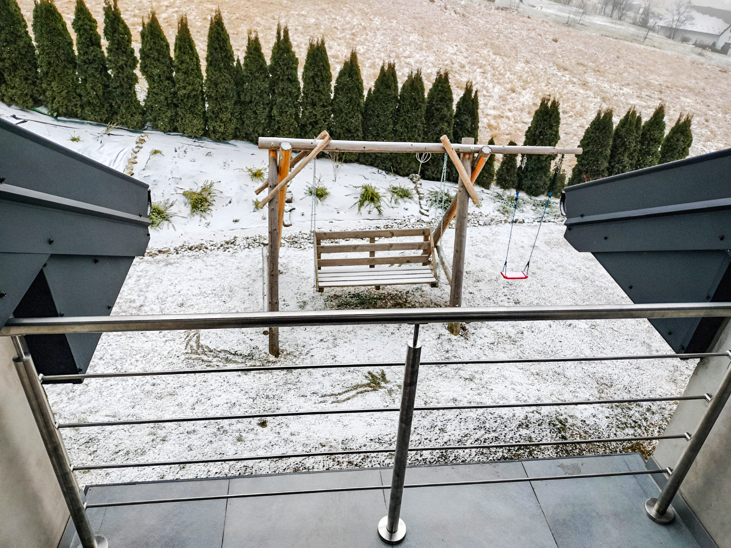 Balustrada balkonowa prosta LOGGIE ze stali nierdzewnej Balustrada balkonowa prosta LOGGIE ze stali nierdzewnej